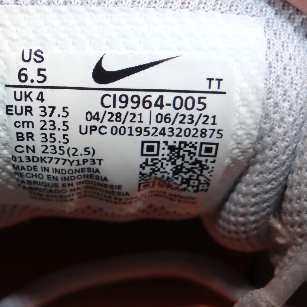 Nike Flex‎ Running Shoes Women's Gray Peach Swoosh Lightweight Size 6.5